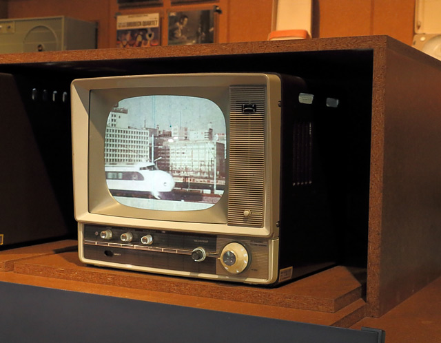 昭和40年ごろ登場したカラーテレビ