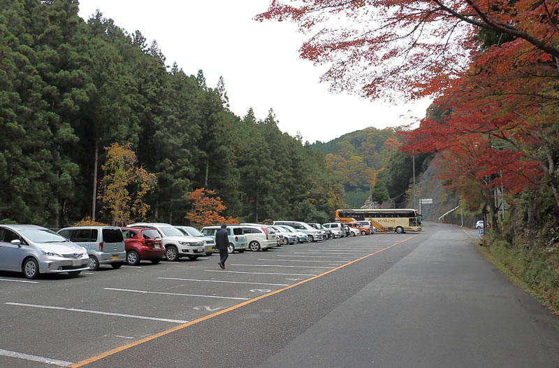 赤目観光ハウス前の駐車場