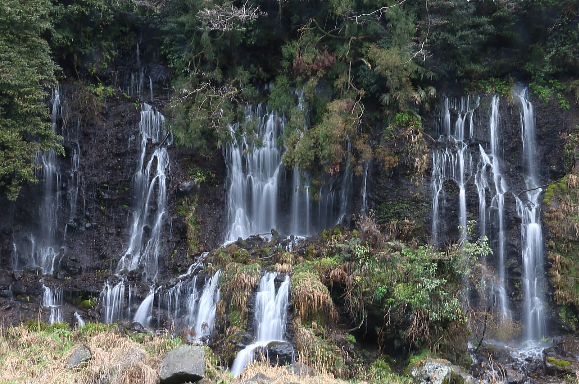 白糸の滝側面