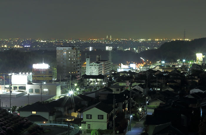 名港トリトン方向の夜景