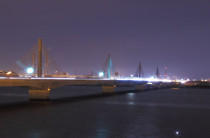 伊勢湾台風記念館からみた名港トリトンの夜景