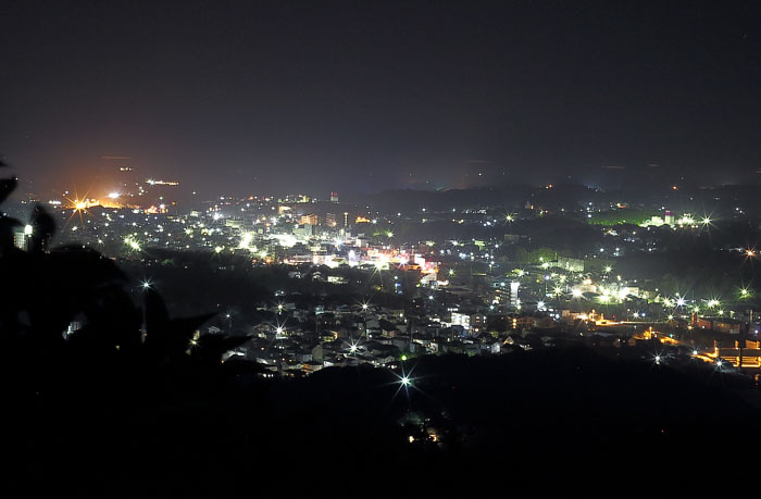 横山展望台からの夜景（志摩市街方面）