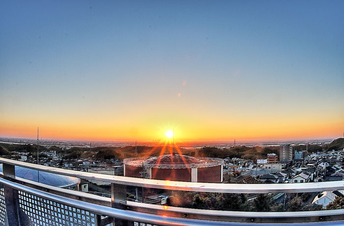 藤が丘デザイン公園展望台からの日の出（全景）