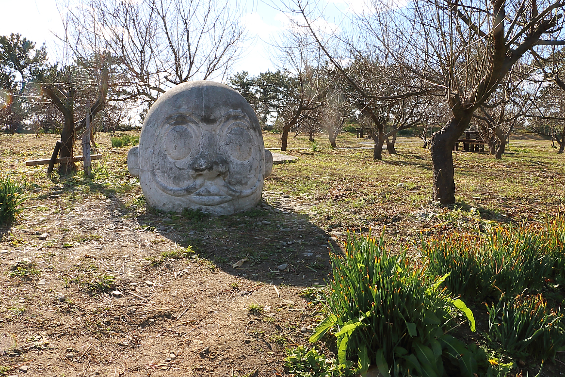 海神様の石造