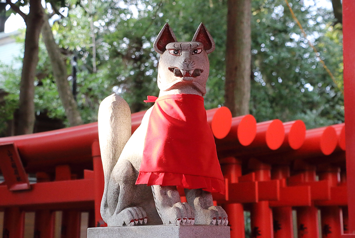 稲荷神社のキツネの石造