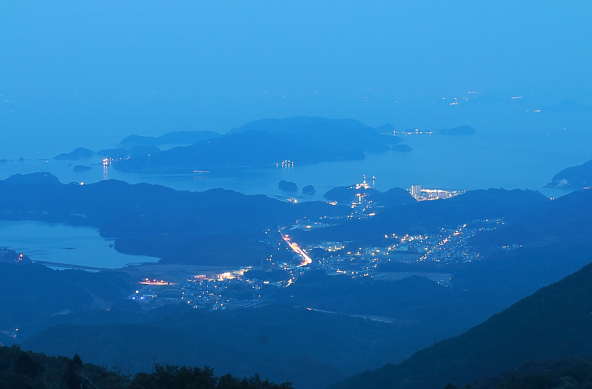 朝熊山展望台から望む伊勢湾の夜景