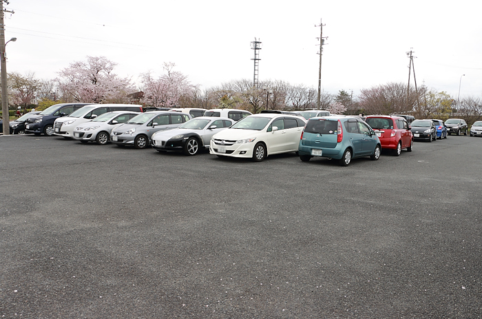 桜ネックレスの駐車場