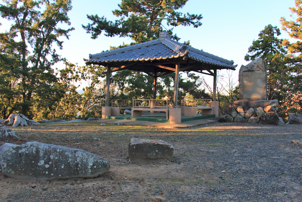 天守台の東屋