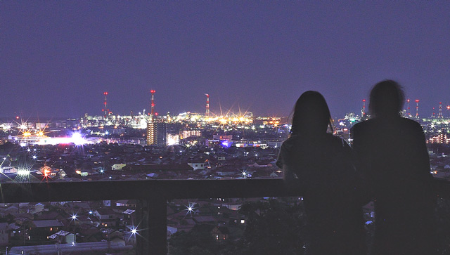 カップルと夜景