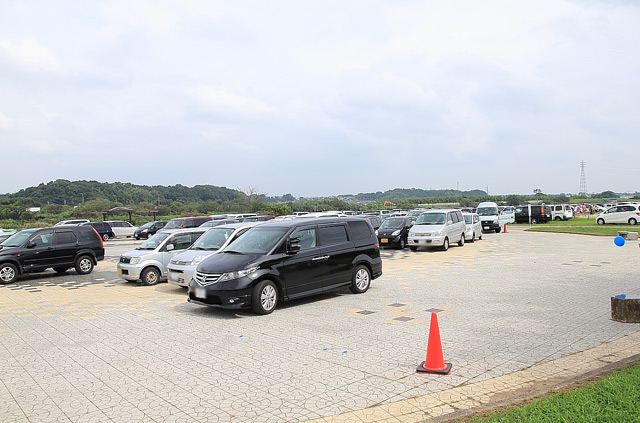 鈴鹿川河川緑地会場の駐車場