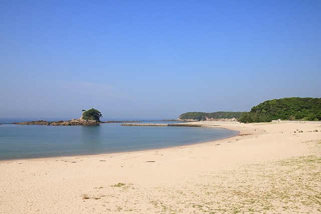 白い砂浜の御座白浜海水浴場