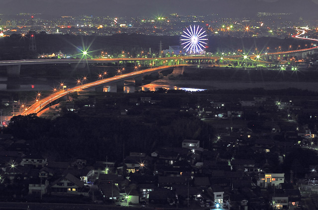 観覧車が見える夜景