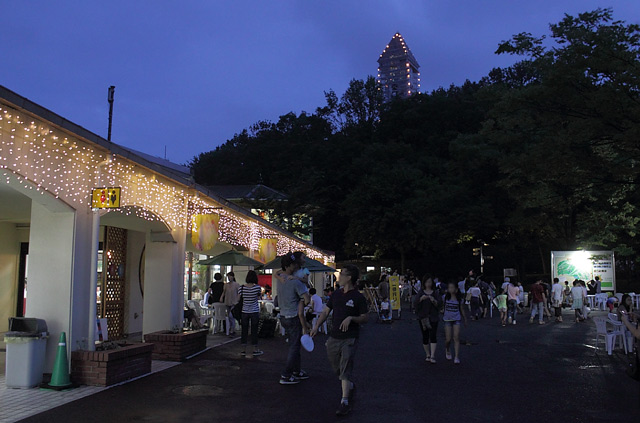 東山動植物園のナイトZOOの光景