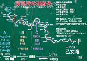 ４８カ所の滝の位置が書かれた散策用地図