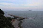 防波堤と日間賀島