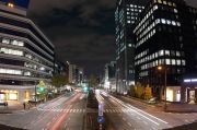 栄の夜景と車の光跡